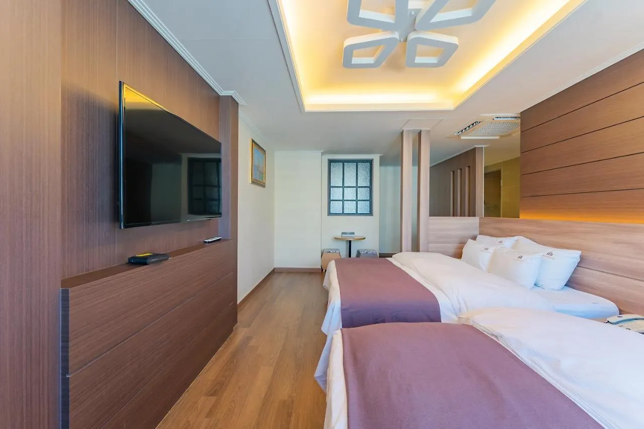 Central Park Hotel Pusan 3*,