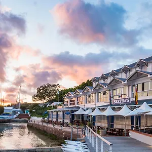 Quayside 3* Simonʼs Town